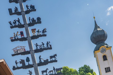 Der Brauch um den Maibaum